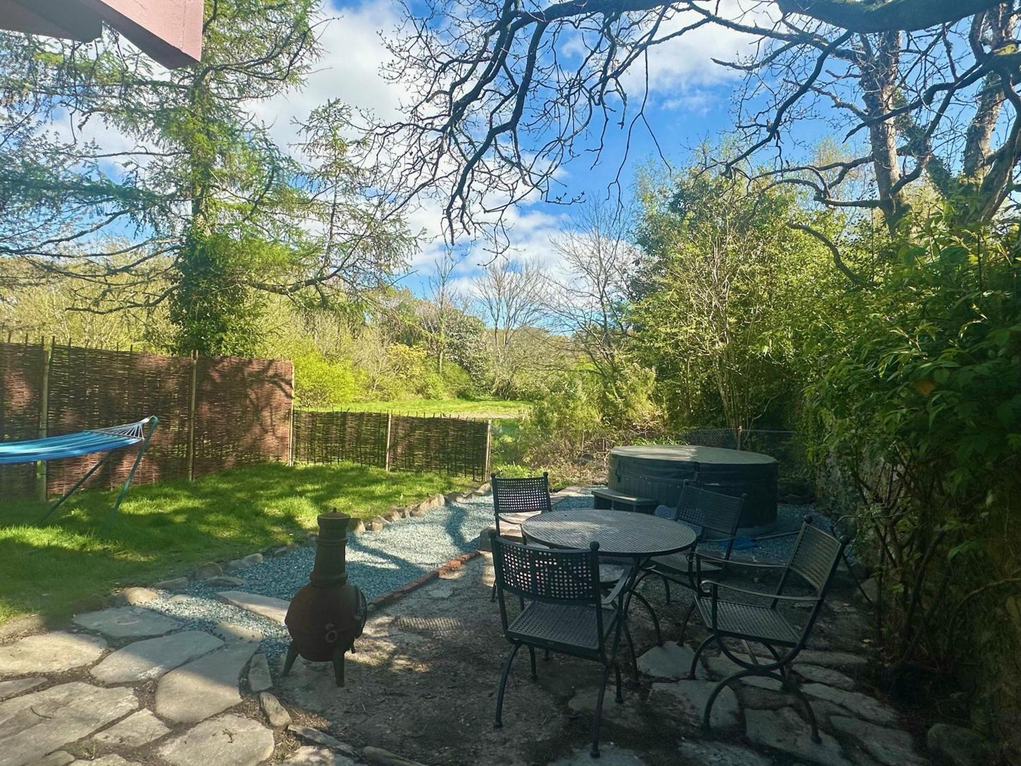 Tiny Romantic Retreat With Hot Tub On A Country Estate Near Cardigan Bay In Eryri Snowdonia Llanbedr  Buitenkant foto